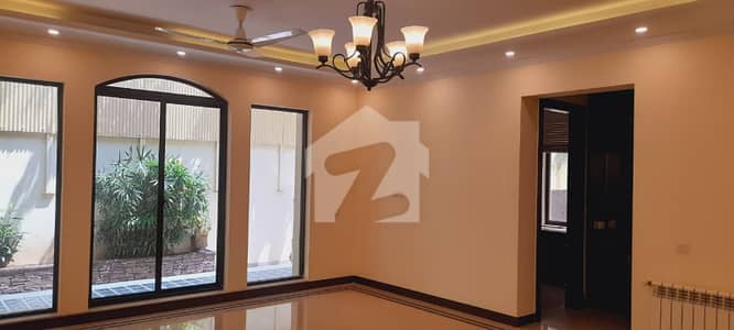 Luxury 2.5 Kanal House For Rent In F-6 Islamabad | 8 Bedrooms