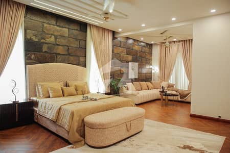 Flat Of 1000 Square Feet In MPCHS - Multi Gardens Is Available