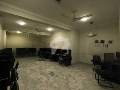 صدر راولپنڈی میں 3 مرلہ Studio عمارت 12.0 کروڑ میں برائے فروخت۔ صدر راولپنڈی میں 3 مرلہ Studio عمارت 12.0 کروڑ میں برائے فروخت۔