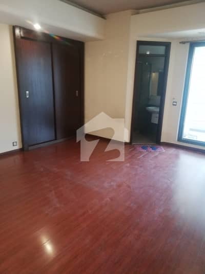 F11 Silver oaks 3 bed available for Rent
