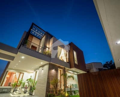 Prime Location 1000 Square Yards House In DHA Phase 7 Is Available For Sale