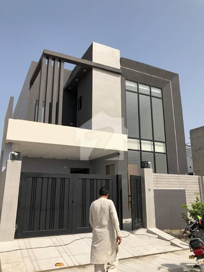 ڈی ایچ اے فیز 1 ۔ سیکٹر وی ڈی ایچ اے فیز 1,ڈی ایچ اے ڈیفینس,ملتان میں 4 کمروں کا 8 مرلہ مکان 2.4 کروڑ میں برائے فروخت۔ ڈی ایچ اے فیز 1 ۔ سیکٹر وی ڈی ایچ اے فیز 1,ڈی ایچ اے ڈیفینس,ملتان میں 4 کمروں کا 8 مرلہ مکان 2.4 کروڑ میں برائے فروخت۔