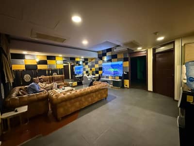 A 2100 Square Feet Flat Has Landed On Market In Silver Oaks Apartments Of Islamabad