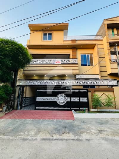 Prime Location Airport Housing Society - Sector 4 House Sized 6 Marla For Sale
