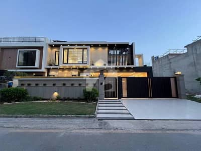 بش ایگزیکٹو ولاز ملتان میں 5 کمروں کا 16 مرلہ مکان 6.0 کروڑ میں برائے فروخت۔ بش ایگزیکٹو ولاز ملتان میں 5 کمروں کا 16 مرلہ مکان 6.0 کروڑ میں برائے فروخت۔