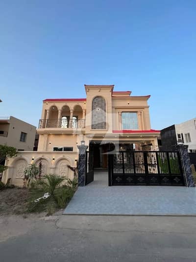 9 Marla House Available For Rent
