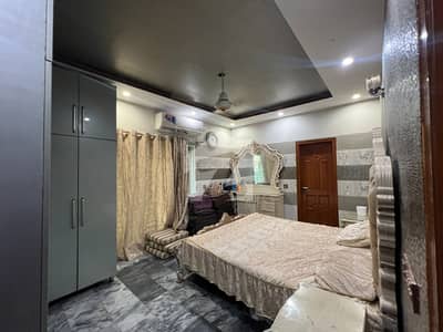 12.33 Marla Used With Gas House For Sale in Lake City