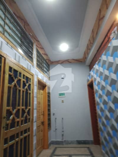 پی ایم اے روڈ ایبٹ آباد میں 5 مرلہ Studio مکان 1.4 کروڑ میں برائے فروخت۔
