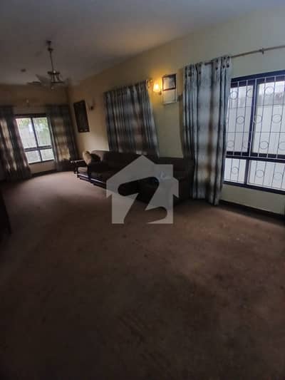 LUXURY BUNGALOW FOR RENT IN CLIFTON BLOCK 7