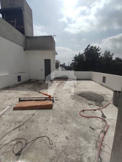 Single Storey House - Rooftop 1 Extra Room