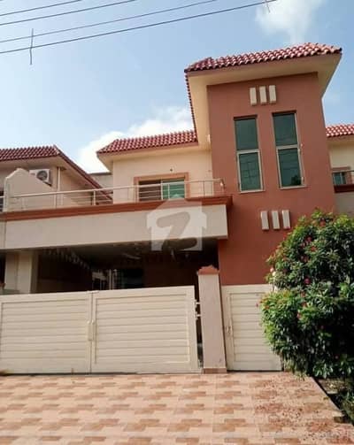 4 Bed Room House Available For Sale in Askari 12
