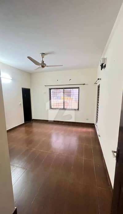 4 Bed Room House Available For Sale in Askari 11