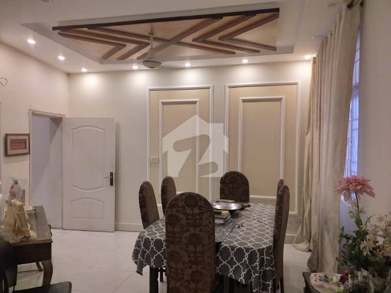 ڈی ایچ اے فیز 2 ڈی ایچ اے ڈیفینس,لاہور میں 5 کمروں کا 1 کنال مکان 7.4 کروڑ میں برائے فروخت۔ ڈی ایچ اے فیز 2 ڈی ایچ اے ڈیفینس,لاہور میں 5 کمروں کا 1 کنال مکان 7.4 کروڑ میں برائے فروخت۔