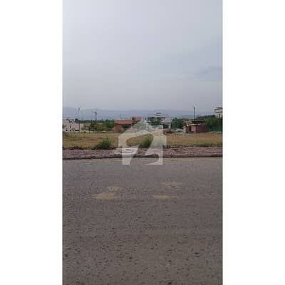 Sec F 10 Marla Plot Back Open Front 39ft