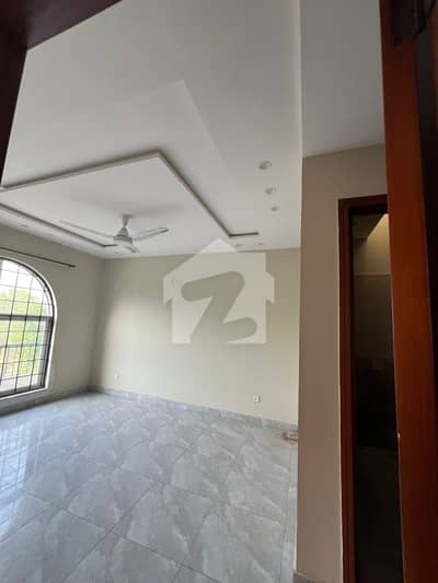 بحریہ آرچرڈ لاہور میں 3 کمروں کا 10 مرلہ بالائی پورشن 75.0 ہزار میں کرایہ پر دستیاب ہے۔