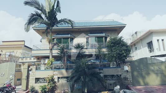ایف ۔ 7 اسلام آباد میں 5 کمروں کا 1 کنال مکان 9.0 لاکھ میں کرایہ پر دستیاب ہے۔