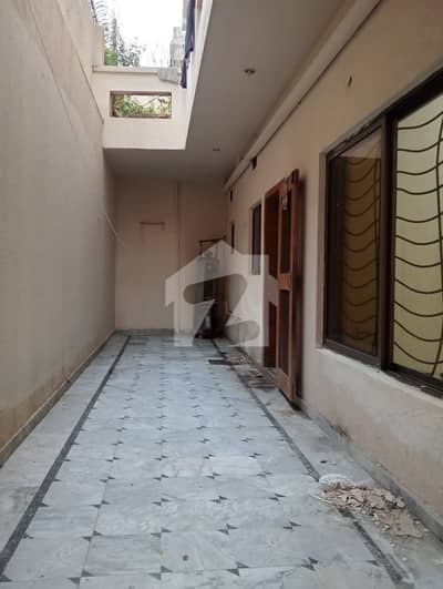 ای ۔ 11 اسلام آباد میں 3 کمروں کا 10 مرلہ زیریں پورشن 82.0 ہزار میں کرایہ پر دستیاب ہے۔