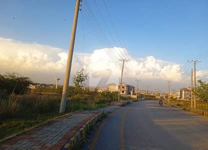 1 Kanal Lake View Plot Direct Owner 1 Kanal Lake View Plot Direct Owner