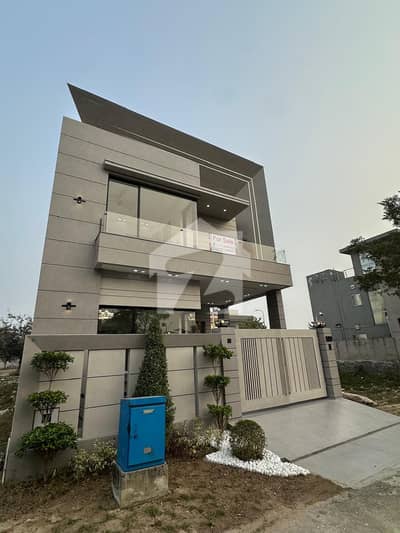 5 MARLA BRAND NEW HOUSE FOR SALE AT HOT LOCATION