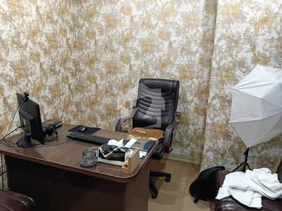 کوہ نور ون جڑانوالہ روڈ,فیصل آباد میں 1 مرلہ Studio دفتر 25.0 ہزار میں کرایہ پر دستیاب ہے۔