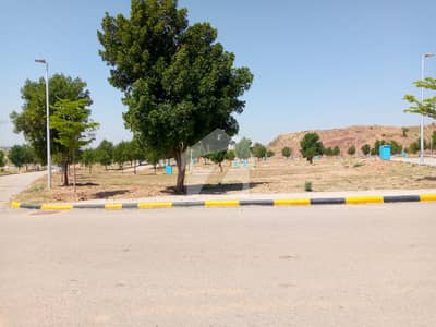 ڈی ایچ اے ڈیفنس فیز 7 ڈی ایچ اے ڈیفینس,اسلام آباد میں 8 مرلہ رہائشی پلاٹ 65.0 لاکھ میں برائے فروخت۔