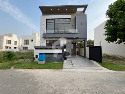 PRESTIGIOUS 5 MARLA 3 BEDROOM RESIDENTIAL HOUSE IS AVAILABLE FOR RENT IN THE HIGHLY SOUGHT AFTER BLOCK D DHA 9 TOWN LAHORE