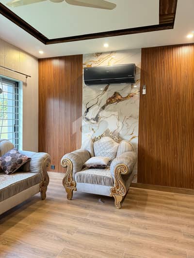 ڈیوائن گارڈنز لاہور میں 4 کمروں کا 10 مرلہ مکان 3.5 لاکھ میں کرایہ پر دستیاب ہے۔
