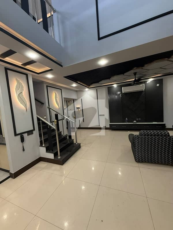4 BED SEA FACING DUPLEX AVAILABLE FOR SALE IN CLIFTON 4 BED SEA FACING DUPLEX AVAILABLE FOR SALE IN CLIFTON