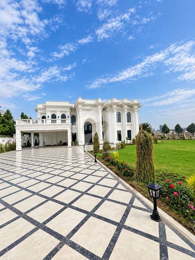 GULBERG GREEN ISLAMABAD   7.5 Kanal Luxury Corner Farmhouse for Sale  Prime Lake-Side Location | Fully Furnished   Luxury Privacy Prime Location Exceptional Design
