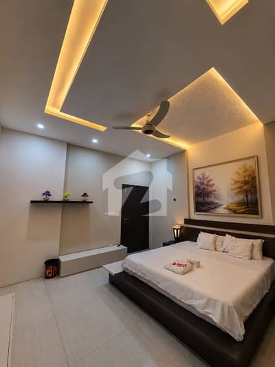 One Bed Available For Male / Female On Monthly Bases Room For Rent