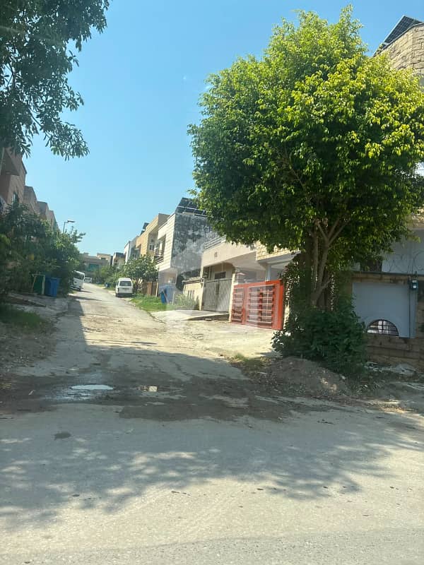 8 Marla Commercial Plot In E-Block Bahria Town Demand 4.5 Crore 8 Marla Commercial Plot In E-Block Bahria Town Demand 4.5 Crore