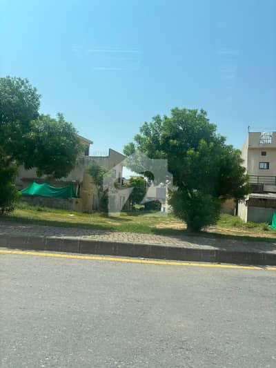 47 Marla Prime Plot For Sale In Club City Ideal For Luxury Living & Investment