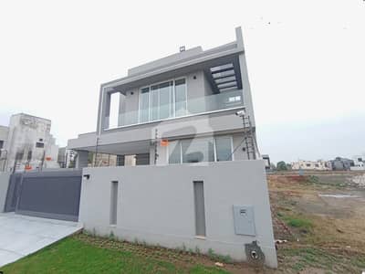 10 MARLA 4 BEDROOM OLD STRUCTURE HOUSE FOR SALE IN DHA PHASE 6 BLOCK D EXCELLENT INVESTMENT AND RENOVATION OPPORTUNITY