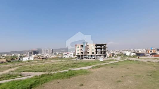7 Marla Residential Plot For Sale In C-18 Islamabad.