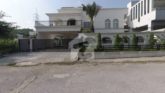 5400 Square Feet House In Beautiful Location Of MPCHS - Block A In Islamabad