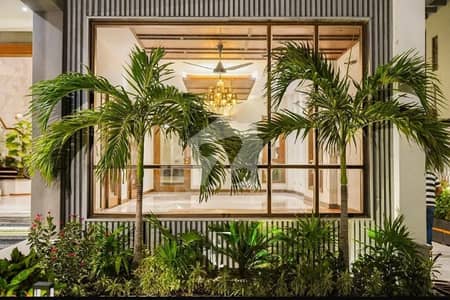 Prime Location House Of 1000 Square Yards Available In DHA Phase 8