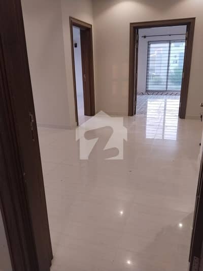 1 Kanal Like Brand New Upper Portion Available For Rent