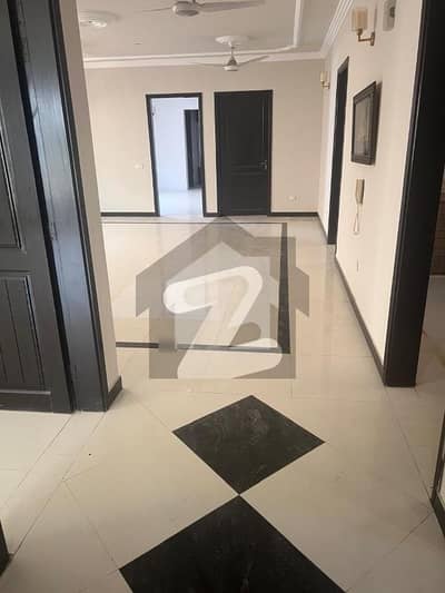 WELL-MAINTAINED 500 SQ YD UPPER PORTION FOR RENT IN DHA PHASE 7 (NEAR KHAYABAN-E-ITTEHAD), KARACHI