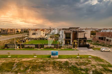 Exclusive 3 Kanal Furnished Estate With Full Basement & 2 Kanal Lawn Q Block Phase 7 - 100% Original Exclusive 3 Kanal Furnished Estate With Full Basement & 2 Kanal Lawn Q Block Phase 7 - 100% Original