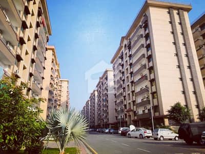 عسکری 10 عسکری,لاہور میں 3 کمروں کا 11 مرلہ فلیٹ 3.98 کروڑ میں برائے فروخت۔