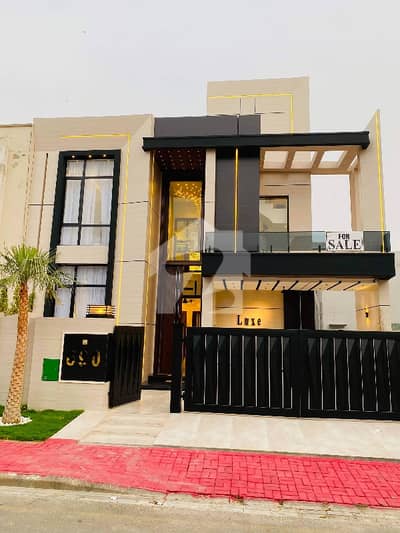 بحریہ ٹاؤن سیکٹر سی بحریہ ٹاؤن,لاہور میں 5 کمروں کا 10 مرلہ مکان 4.5 کروڑ میں برائے فروخت۔ بحریہ ٹاؤن سیکٹر سی بحریہ ٹاؤن,لاہور میں 5 کمروں کا 10 مرلہ مکان 4.5 کروڑ میں برائے فروخت۔