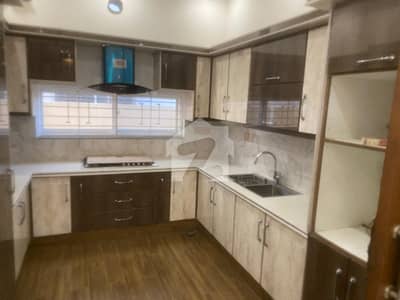 BRAND NEW TYPE UPER PORTION FOR RENT WITH LOWER PORTION LOCKED FULLY TILED FLOOR VVIP LOCTION NEAR TO MOSQUE,PARK,AND MARKET