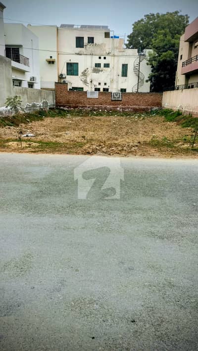 این ایف سی 1 - بلاک ڈی (ایس ای) این ایف سی 1,لاہور میں 1 کنال رہائشی پلاٹ 3.48 کروڑ میں برائے فروخت۔