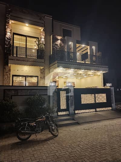 ملتان پبلک سکول روڈ ملتان میں 4 کمروں کا 7 مرلہ مکان 2.35 کروڑ میں برائے فروخت۔ ملتان پبلک سکول روڈ ملتان میں 4 کمروں کا 7 مرلہ مکان 2.35 کروڑ میں برائے فروخت۔