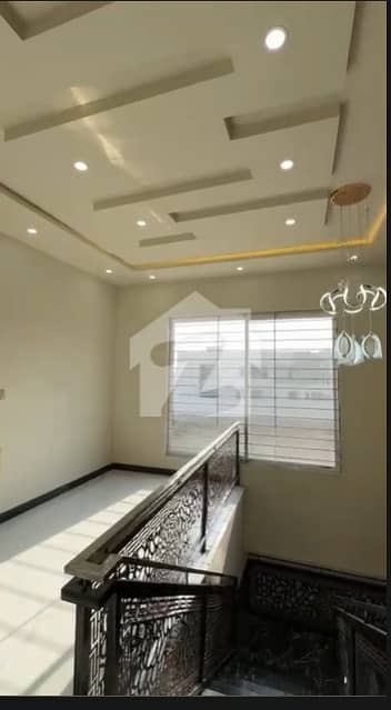 Ready to move 5 Bed Room Luxury Villa at Prime Location in Bahria Town Karachi, 2km from main gate, near commercial, gallery and IMTIAZ Mega Store