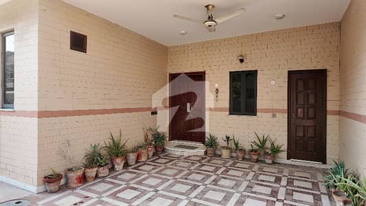 10 Marla House Is Available For Sale 10 Marla House Is Available For Sale