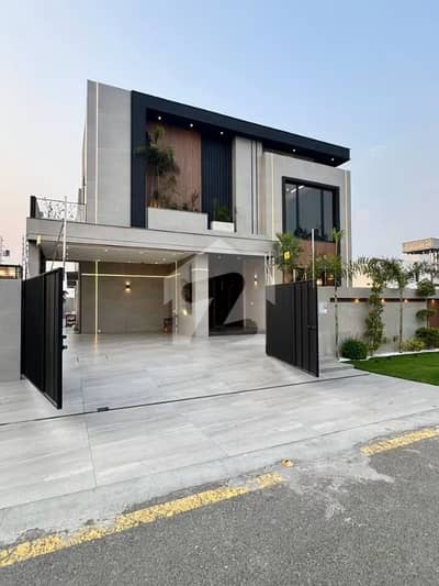 1 KANAL BEAUTIFUL HOUSE AVAILABLE FOR RENT IN DHA PHASE 6