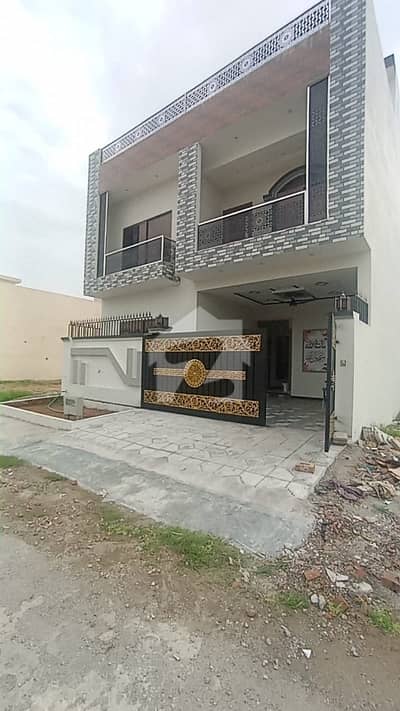 ممتاز سٹی اسلام آباد میں 6 کمروں کا 8 مرلہ مکان 3.25 کروڑ میں برائے فروخت۔