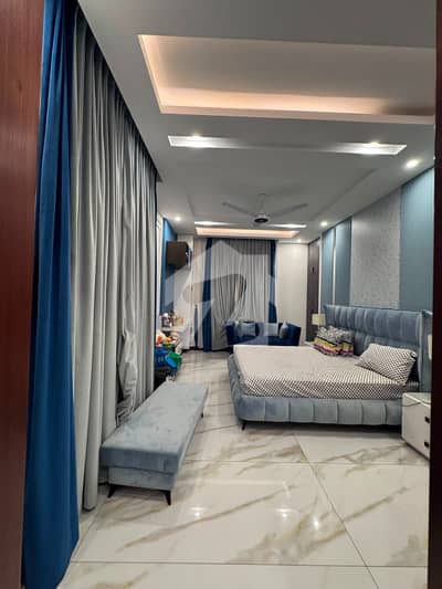 Luxurious 650 Sq. Yards Bungalow With Full Basement & Swimming Pool For Sale At Dha Phase 8 Faisal Street.
