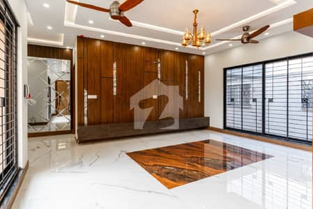 Luxurious 1 Kanal Modern Upper Portion DHA Phase 5, Lahore